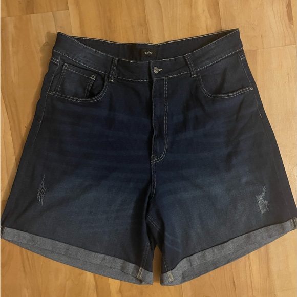 Women's plus size 22 Denim cuffed Jean shorts Distressed Bermuda Sz 22 waist 38 - Picture 1 of 9